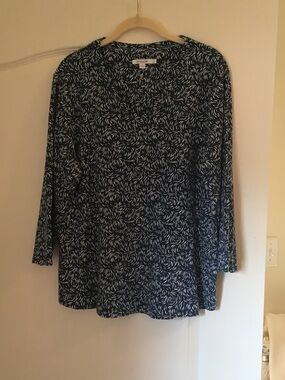 Chico's Navy and White Swirl Print 3/4 Sleeve Top